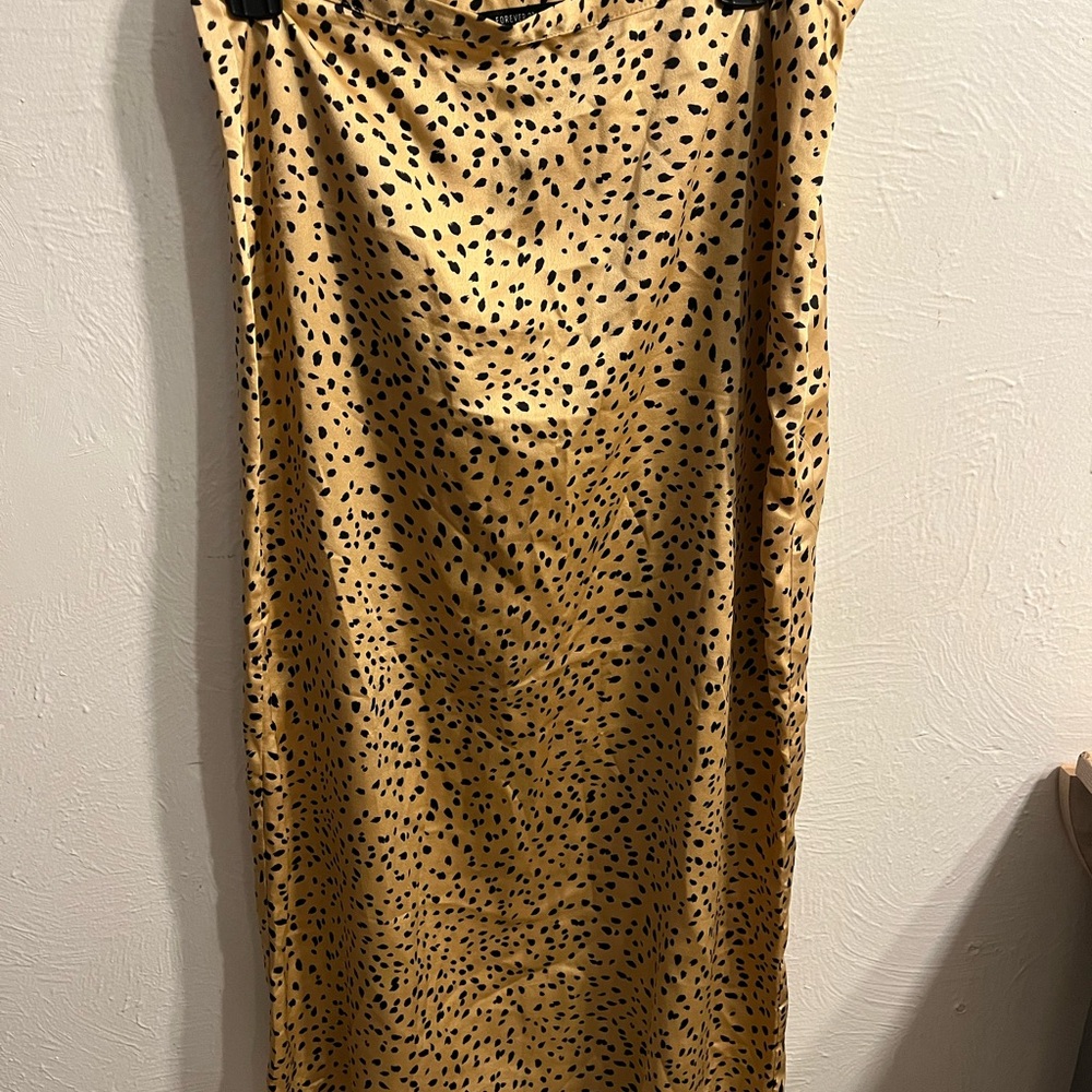 Forever 21 Gold and Black Maxi Skirt